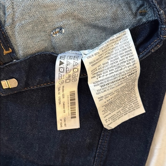 Sought after Massimo Dutti Straight Dark Blue Denim Skirt, stretch, slit pockets - Picture 5 of 6